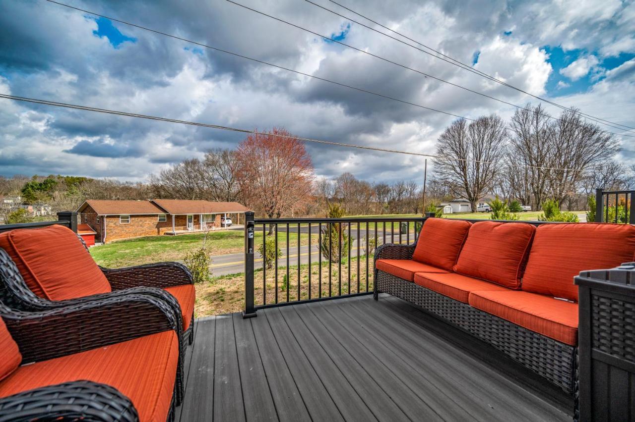 *Dog Friendly*Modern Home-Minutes To Dollywood, Gatlinburg, Smoky Mountains & Pigeon Forge! エクステリア 写真