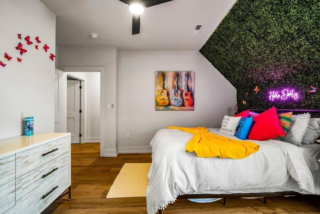 *Dog Friendly*Modern Home-Minutes To Dollywood, Gatlinburg, Smoky Mountains & Pigeon Forge! エクステリア 写真