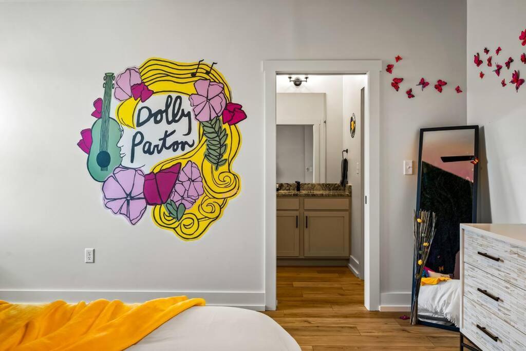 *Dog Friendly*Modern Home-Minutes To Dollywood, Gatlinburg, Smoky Mountains & Pigeon Forge! エクステリア 写真